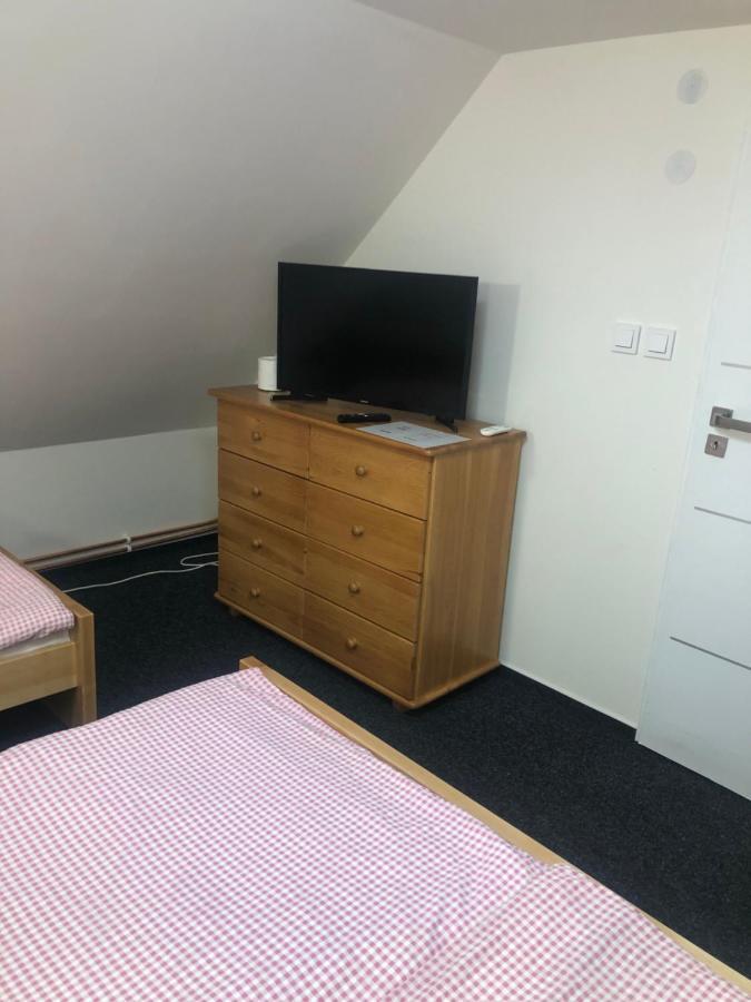 Apartmany U Vleku - Podkrovni Apartman Карлова Студанка Екстер'єр фото